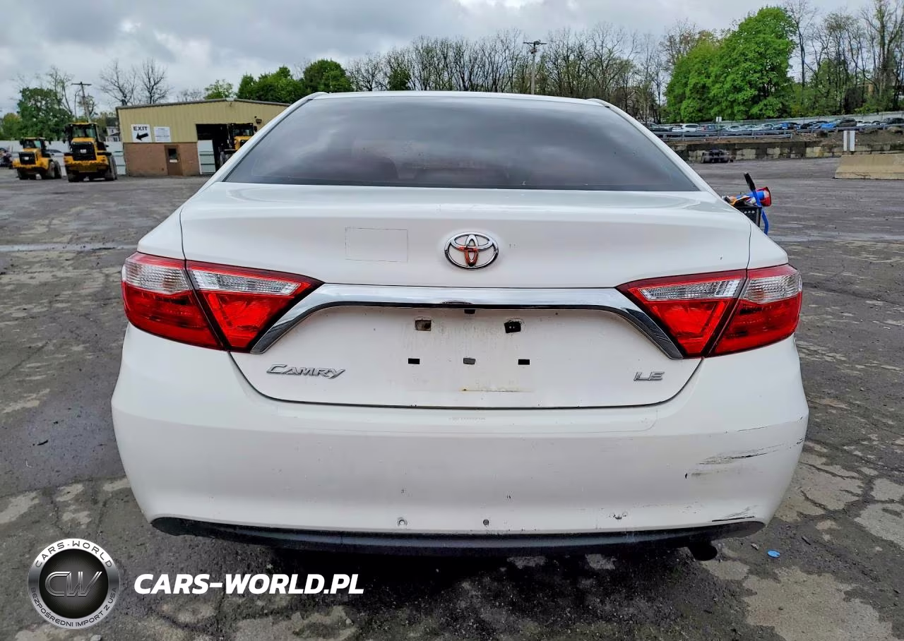 2017 Toyota Camry Le VIN:4T1BF1FK9HU284170 - 6