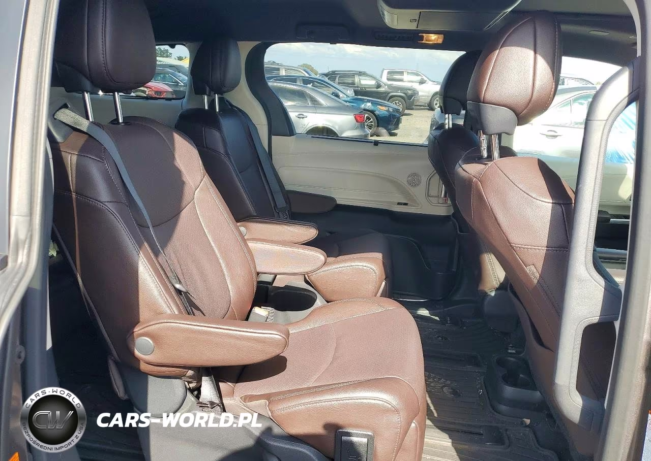 2023 Toyota Sienna Platinum 7-Passenger VIN:5TDESKFC9PS106211 - 11