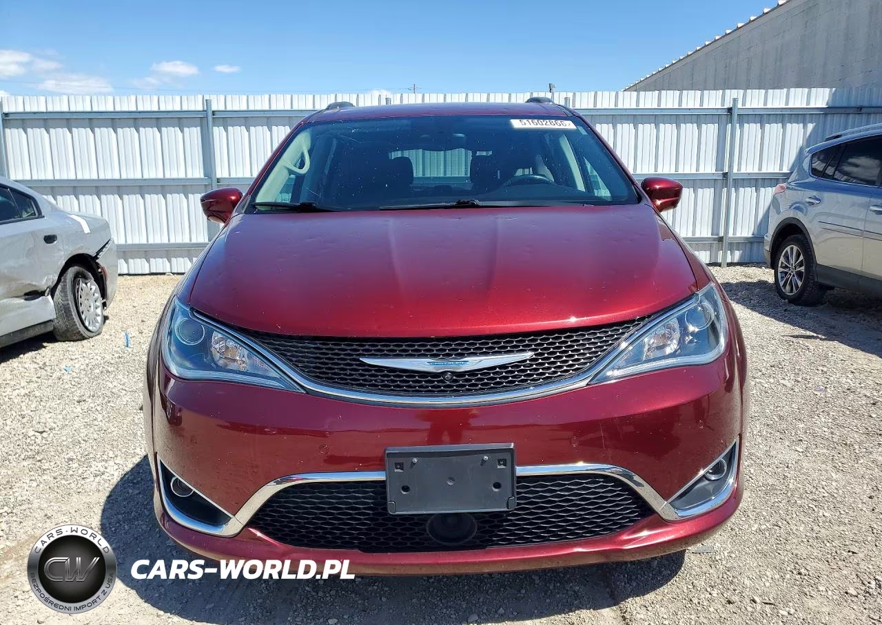 2018 Chrysler Pacifica Touring L VIN:2C4RC1BG8JR197568 - 5