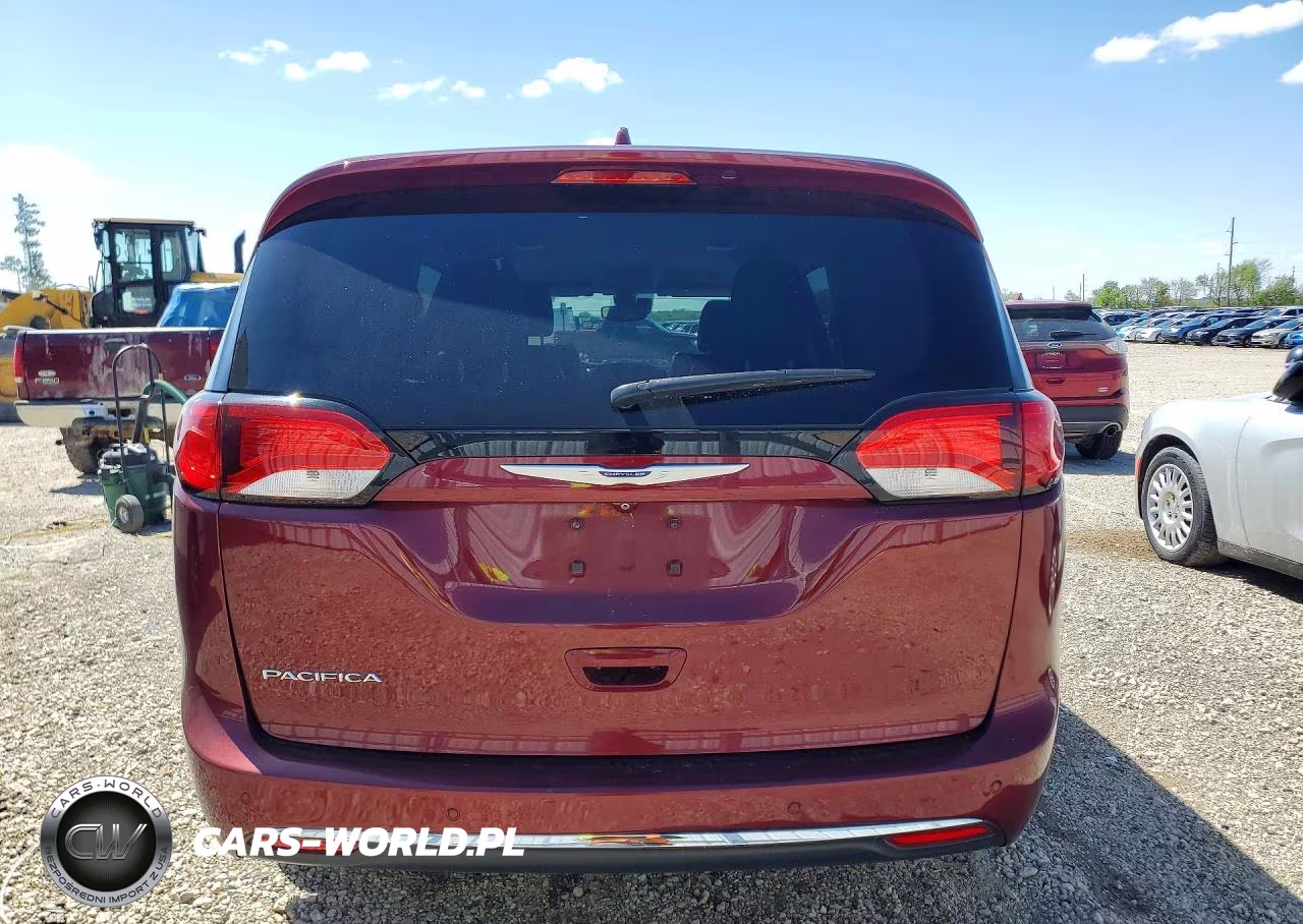 2018 Chrysler Pacifica Touring L VIN:2C4RC1BG8JR197568 - 6