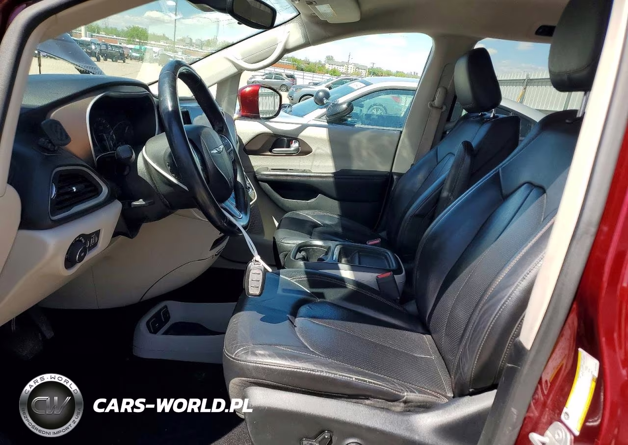 2018 Chrysler Pacifica Touring L VIN:2C4RC1BG8JR197568 - 7