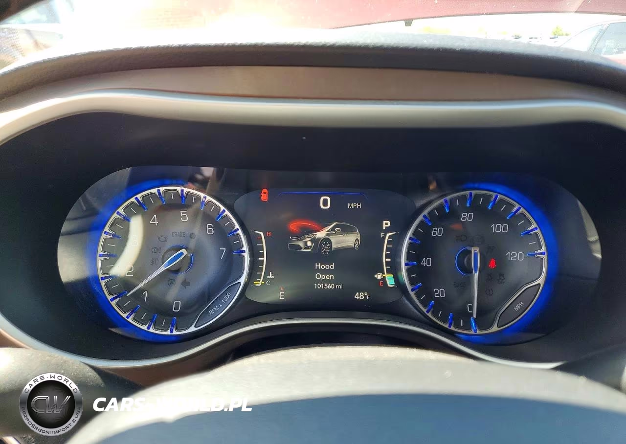 2018 Chrysler Pacifica Touring L VIN:2C4RC1BG8JR197568 - 9