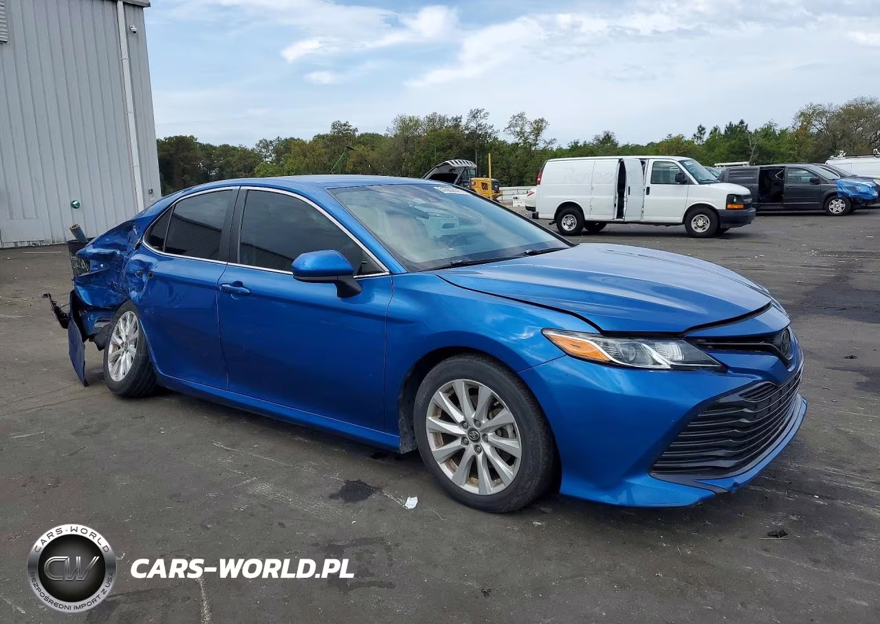 2019 Toyota Camry Le VIN:4T1B11HK9KU219970 - 4