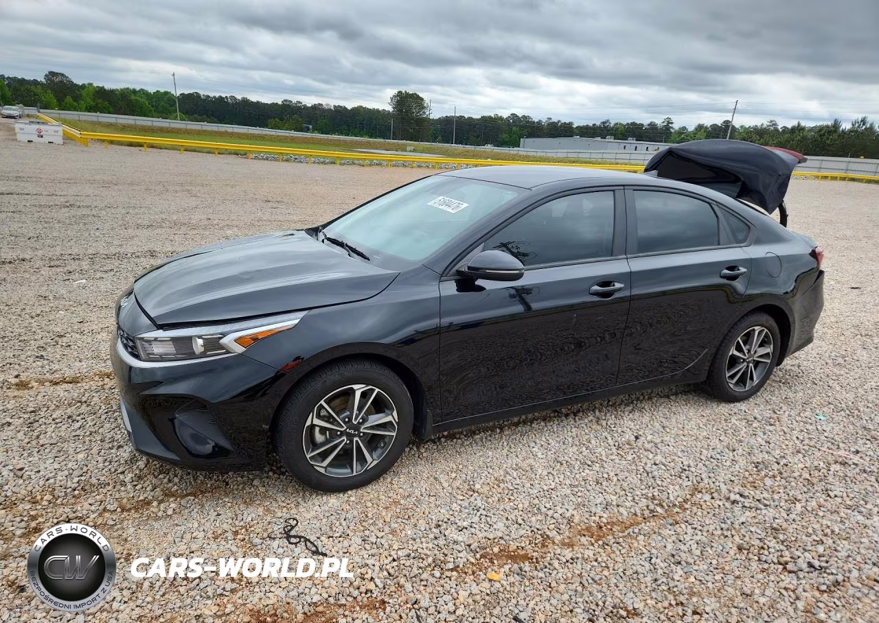 2024 Kia Forte Lxs – zdjęcie 1 z 12