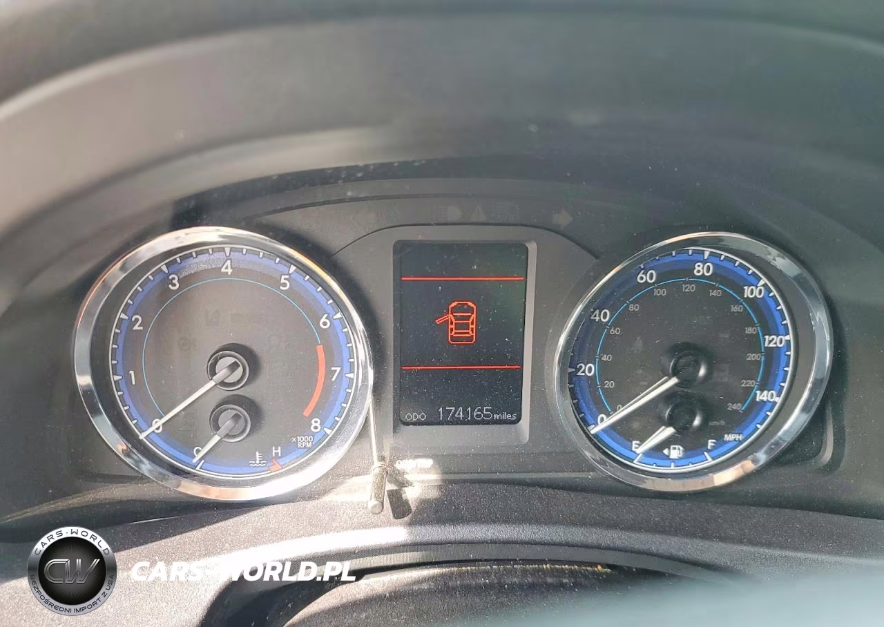 2018 Toyota Corolla Le VIN:2T1BURHE6JC060907 - 9