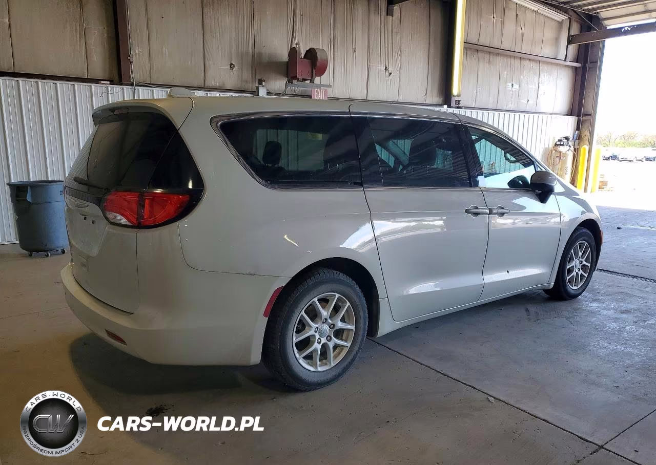 2017 Chrysler Pacifica Lx VIN:2C4RC1CG2HR598848 - 3