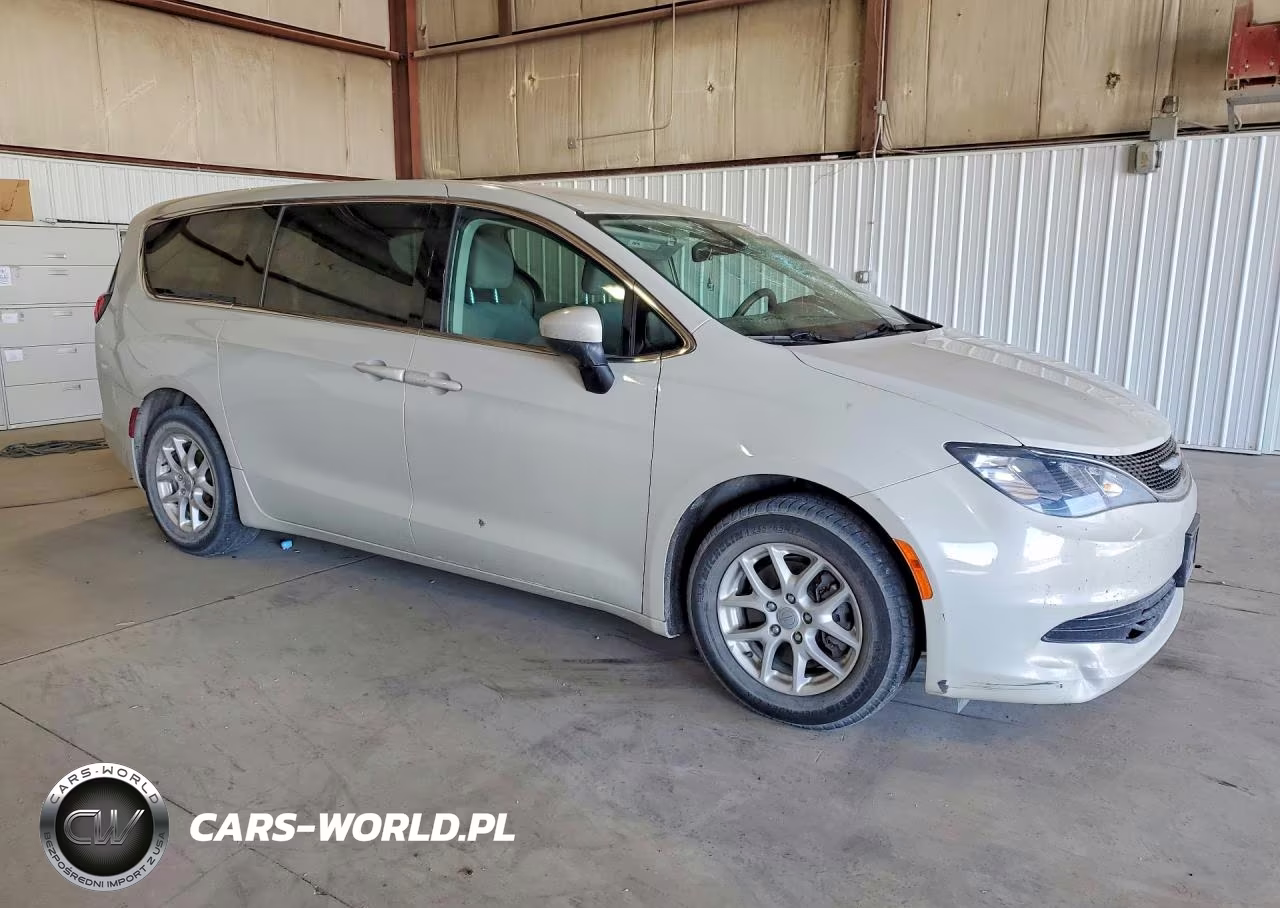 2017 Chrysler Pacifica Lx VIN:2C4RC1CG2HR598848 - 4