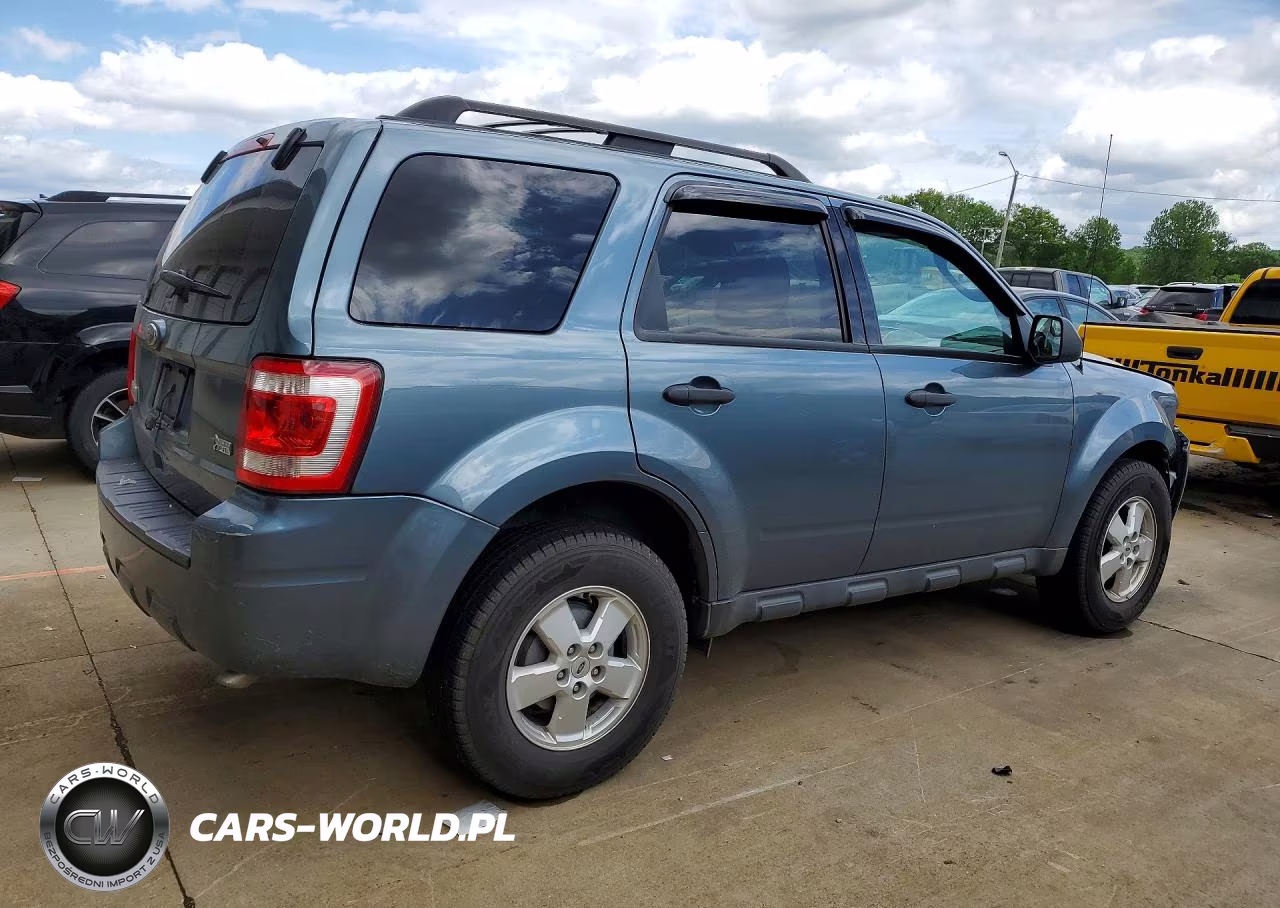 2010 Ford Escape Xlt VIN:1FMCU0DG5AKC88463 - 3