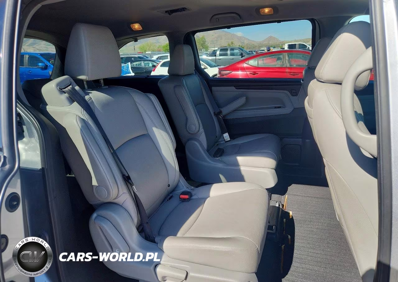 2018 Honda Odyssey Elite VIN:5FNRL6H97JB034170 - 11