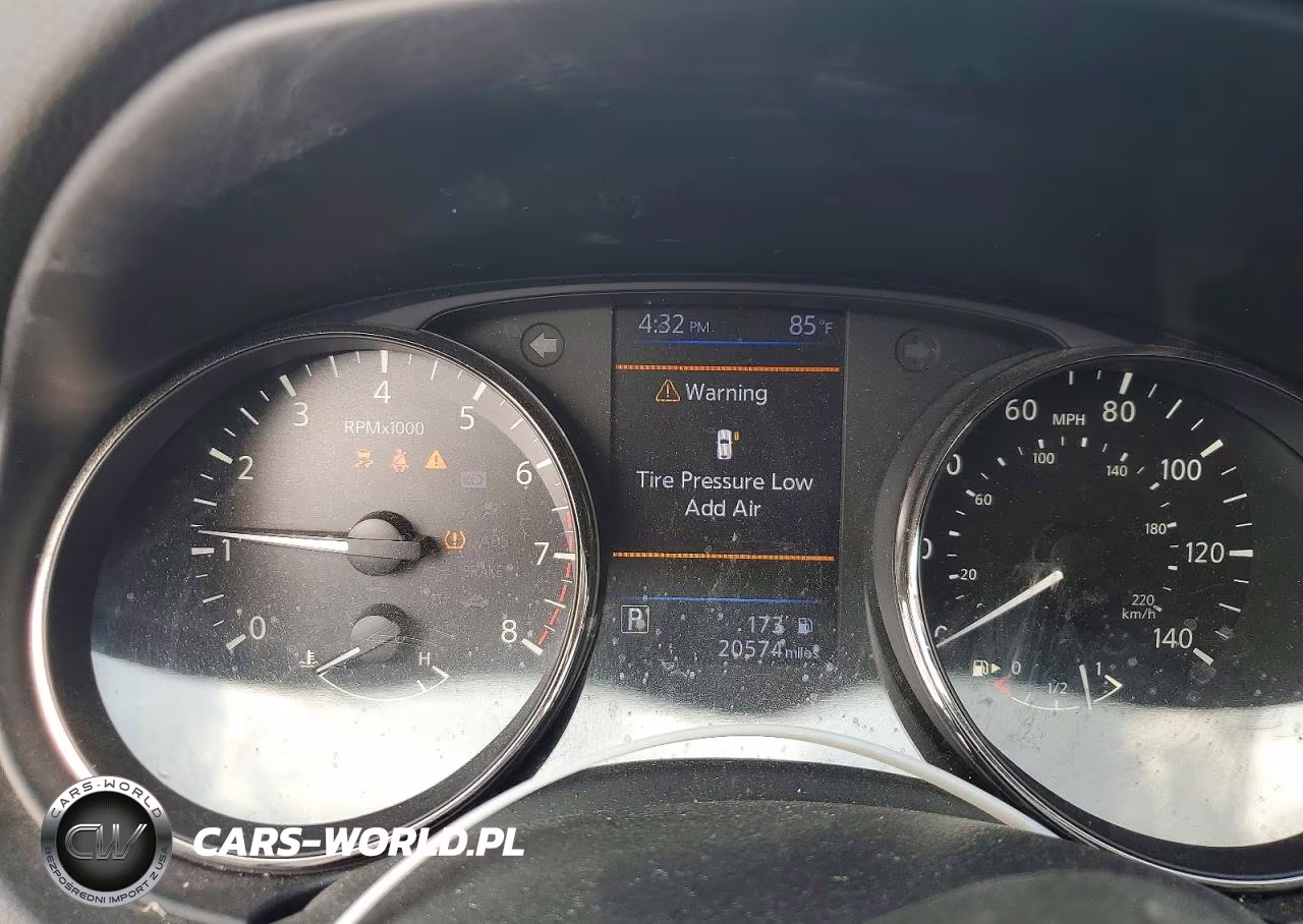 2018 Nissan Rogue S VIN:JN8AT2MT3JW470330 - 9