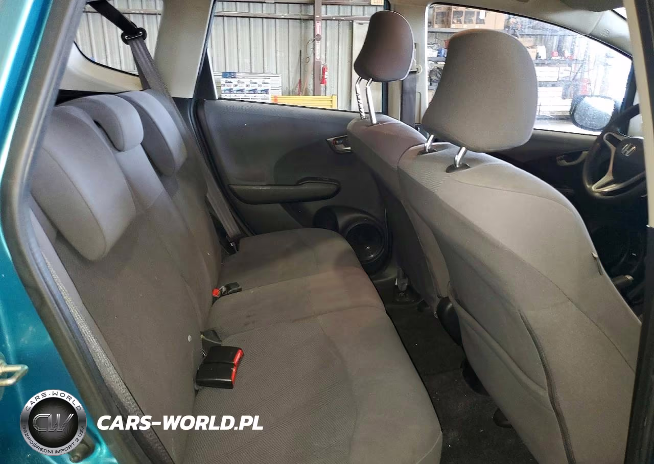 2012 Honda Fit VIN:JHMGE8H37CC010152 - 10