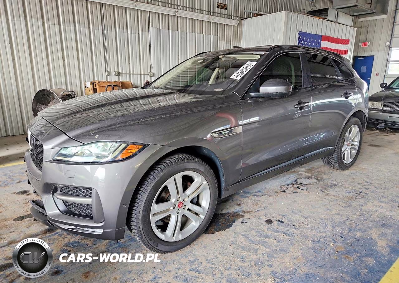 2017 Jaguar F-Pace R - Sport