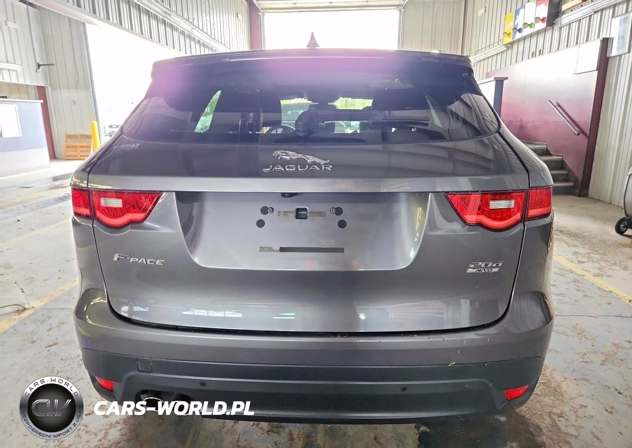 2017 Jaguar F-Pace R - Sport VIN:SADCL2BN3HA488654 - 6