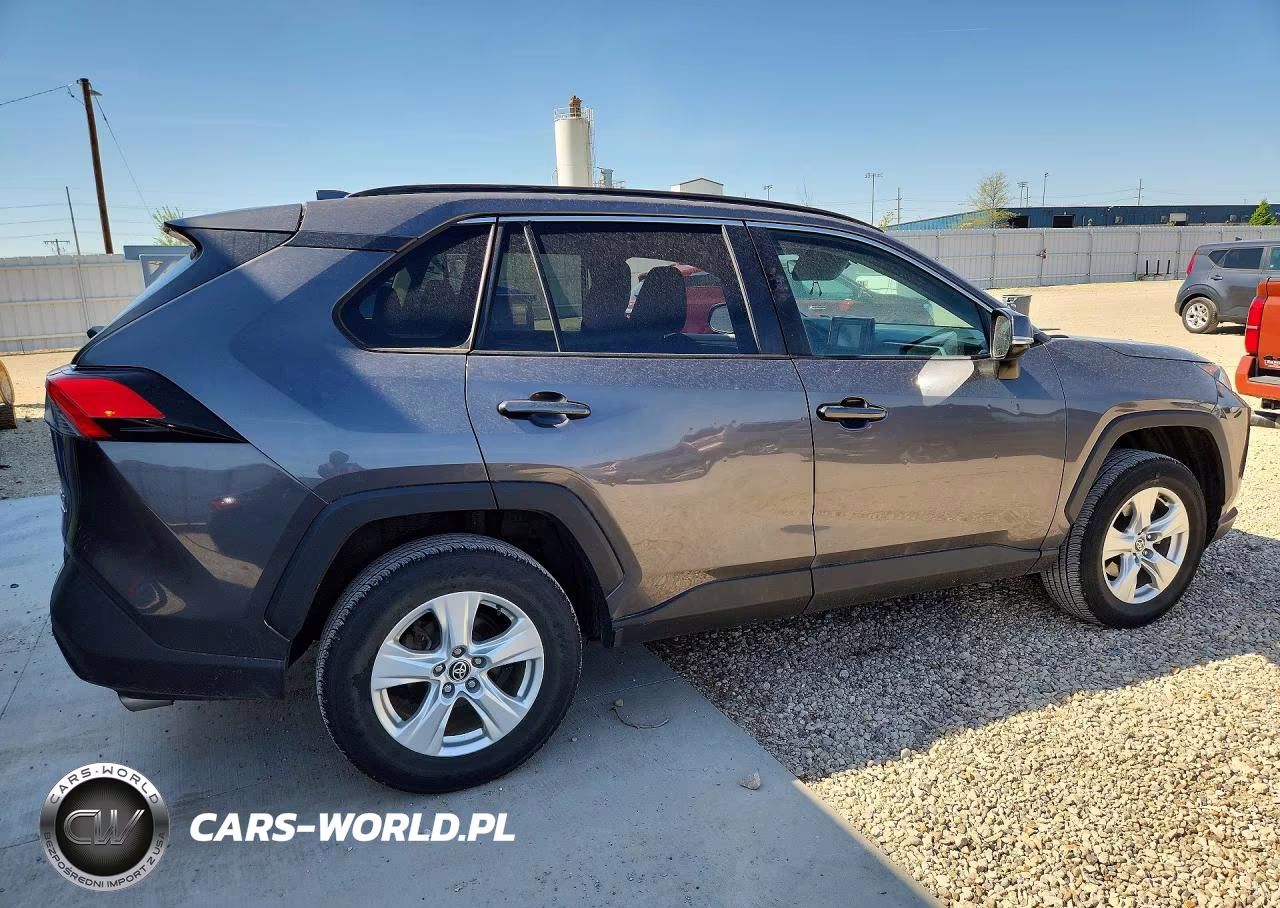 2021 Toyota Rav4 Xle VIN:2T3P1RFV4MW200951 - 3