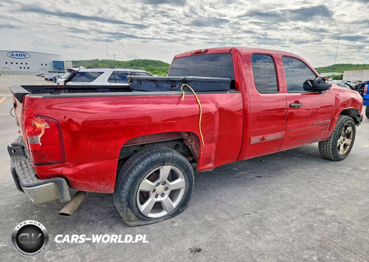 2008 Chevrolet Silverado C1500 VIN:2GCEC19J181279246 - 3