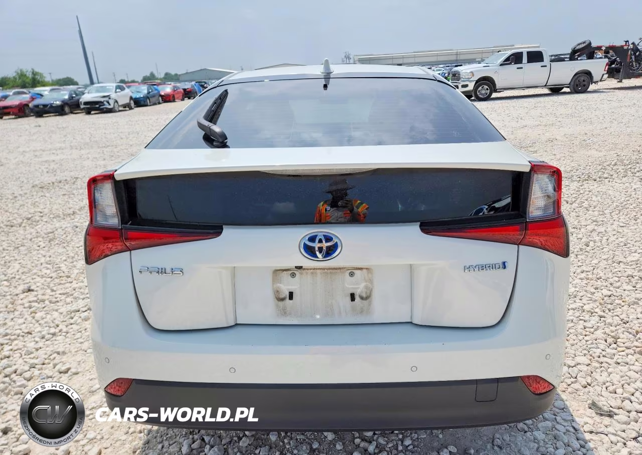 2020 Toyota Prius Le VIN:JTDKARFU5L3124417 - 6