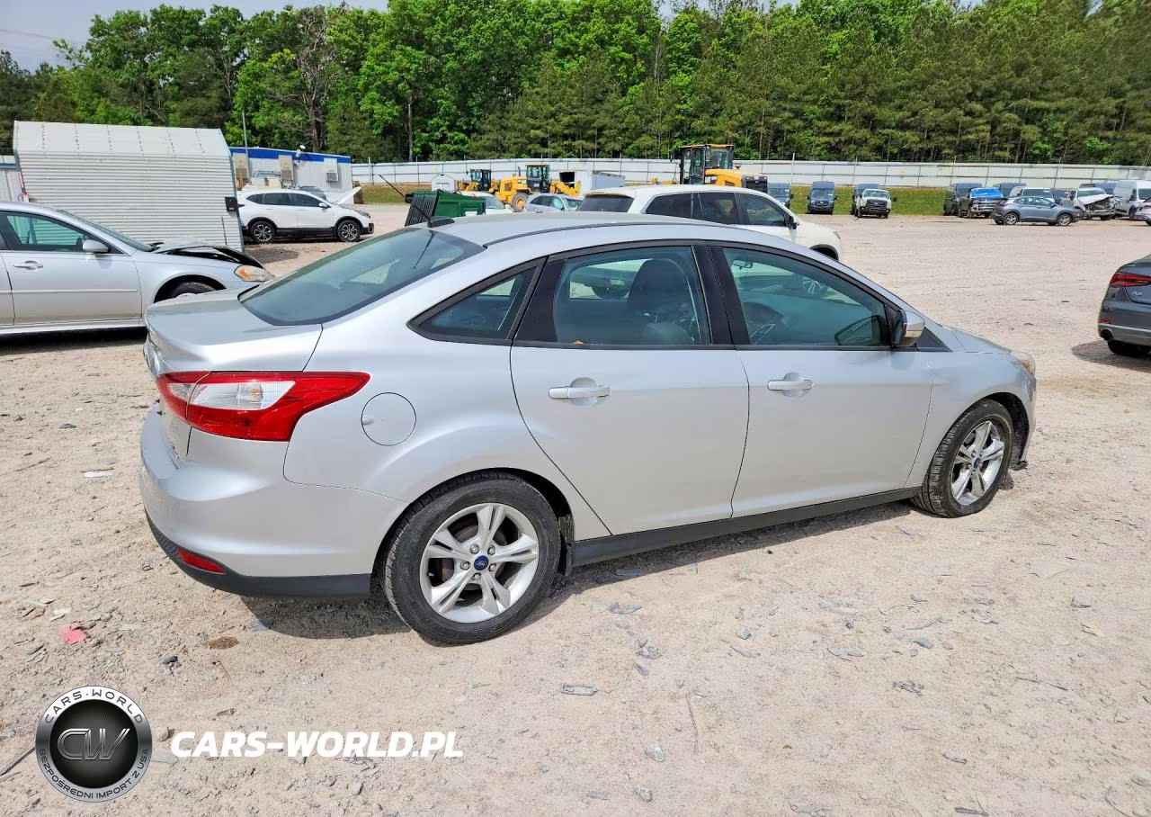 2014 Ford Focus Se VIN:1FADP3F29EL414686 - 3