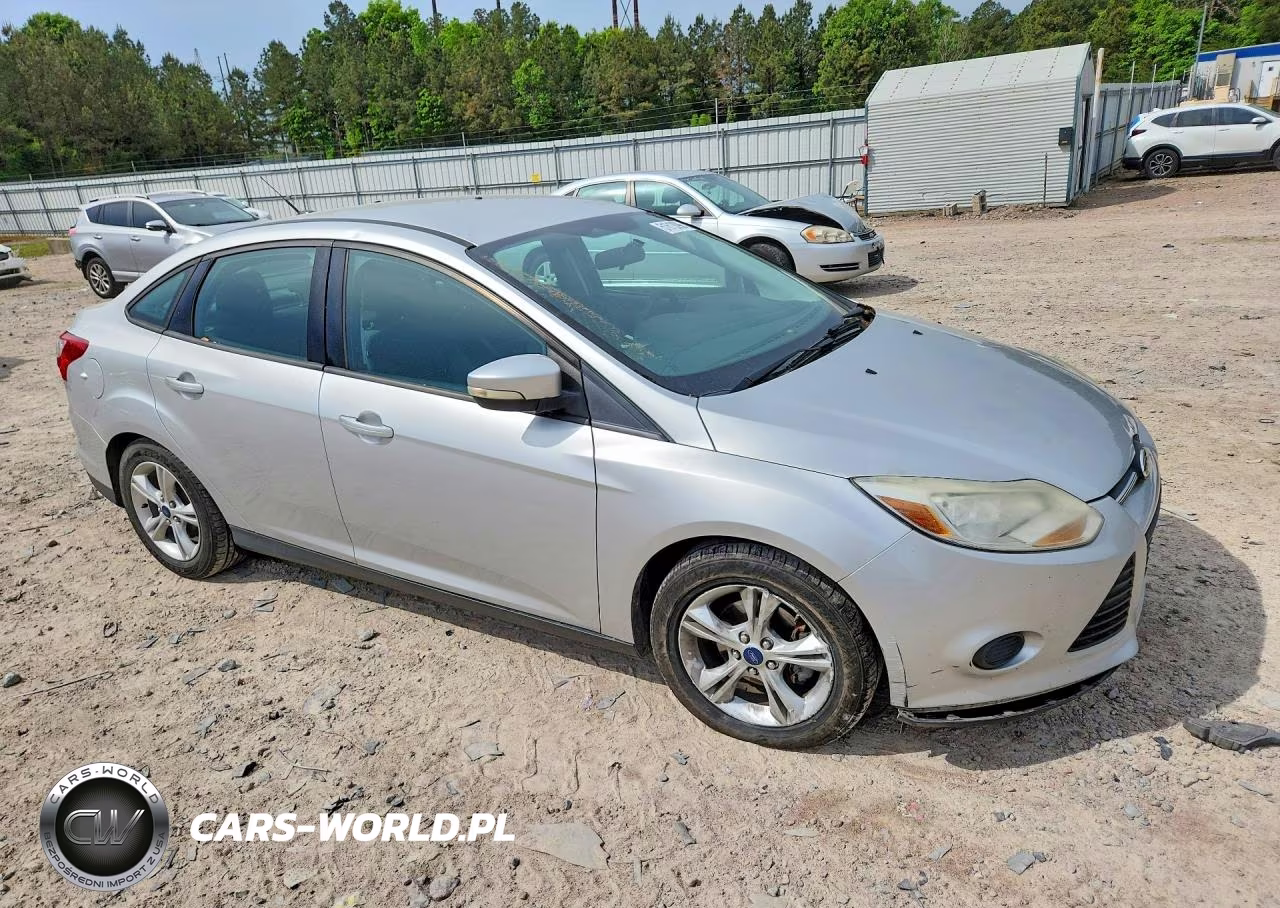 2014 Ford Focus Se VIN:1FADP3F29EL414686 - 4