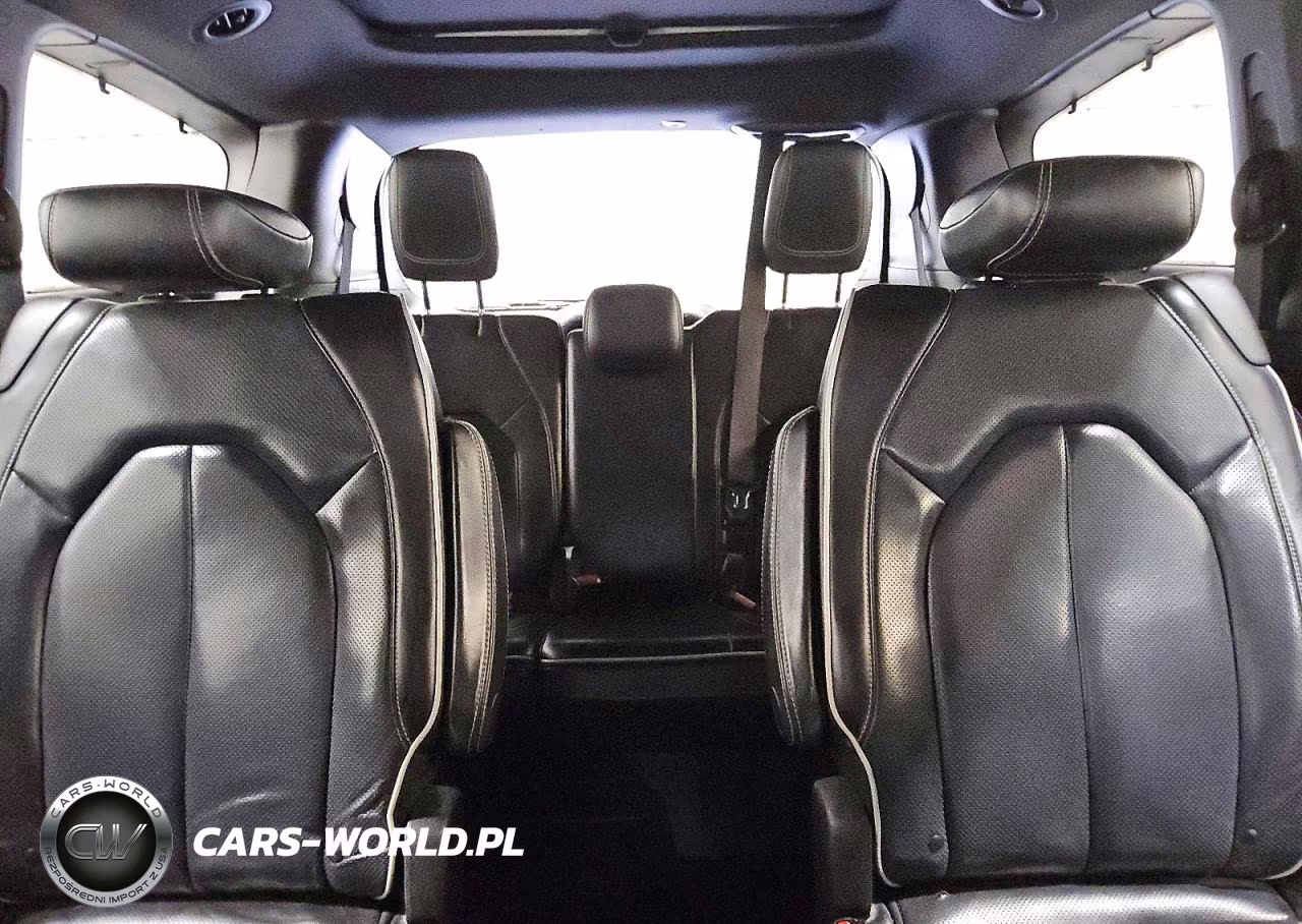 2020 Chrysler Pacifica Limited VIN:2C4RC1GGXLR246362 - 10