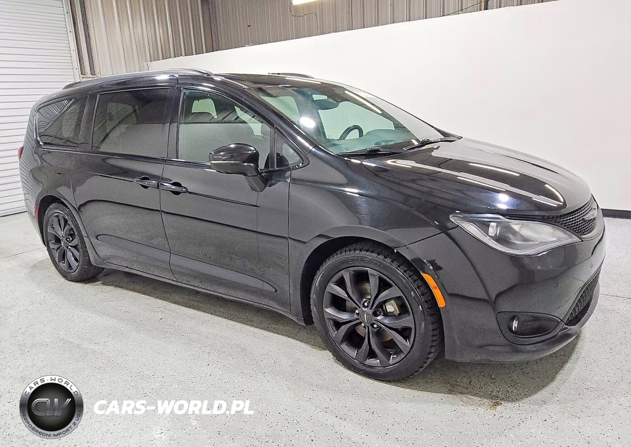 2020 Chrysler Pacifica Limited VIN:2C4RC1GGXLR246362 - 4
