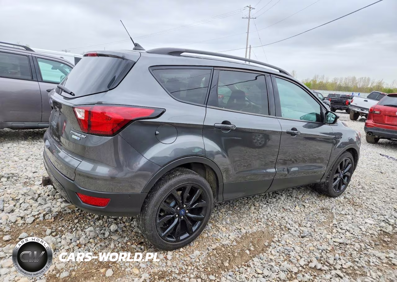 2019 Ford Escape Titanium VIN:1FMCU9J98KUC39225 - 3