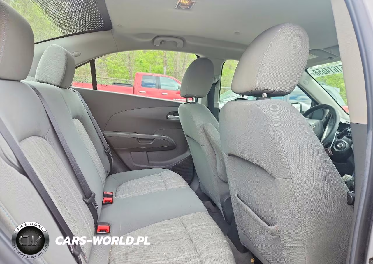 2015 Chevrolet Sonic Lt VIN:1G1JC5SG5F4203351 - 10