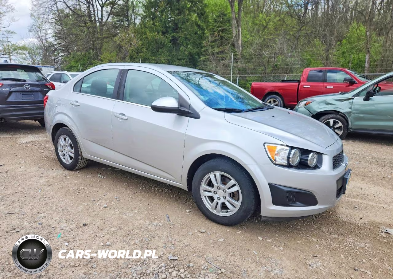 2015 Chevrolet Sonic Lt VIN:1G1JC5SG5F4203351 - 4