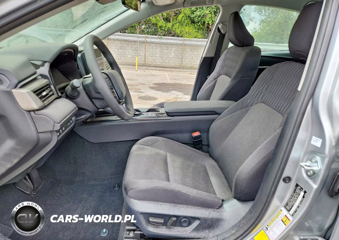 2025 Toyota Camry Le VIN:4T1DAACK6SU574076 - 7