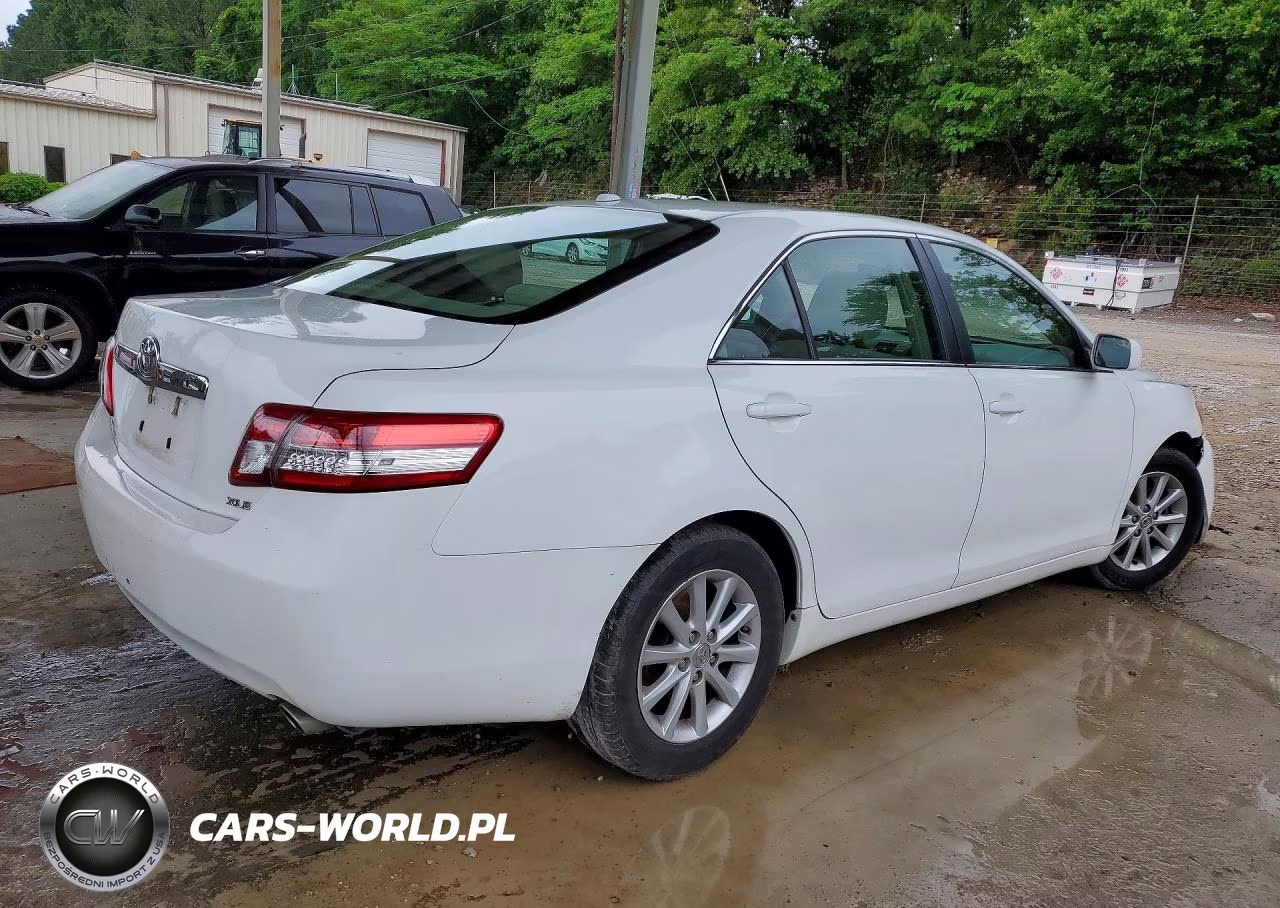 2010 Toyota Camry Xle VIN:4T1BF3EK6AU516422 - 3