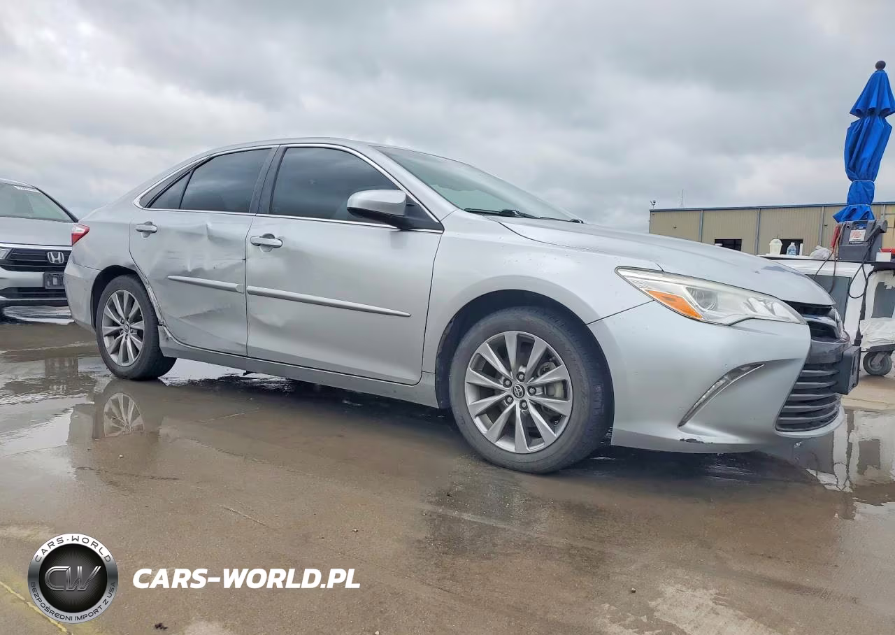 2015 Toyota Camry Xle V6 VIN:4T1BK1FK4FU557721 - 4