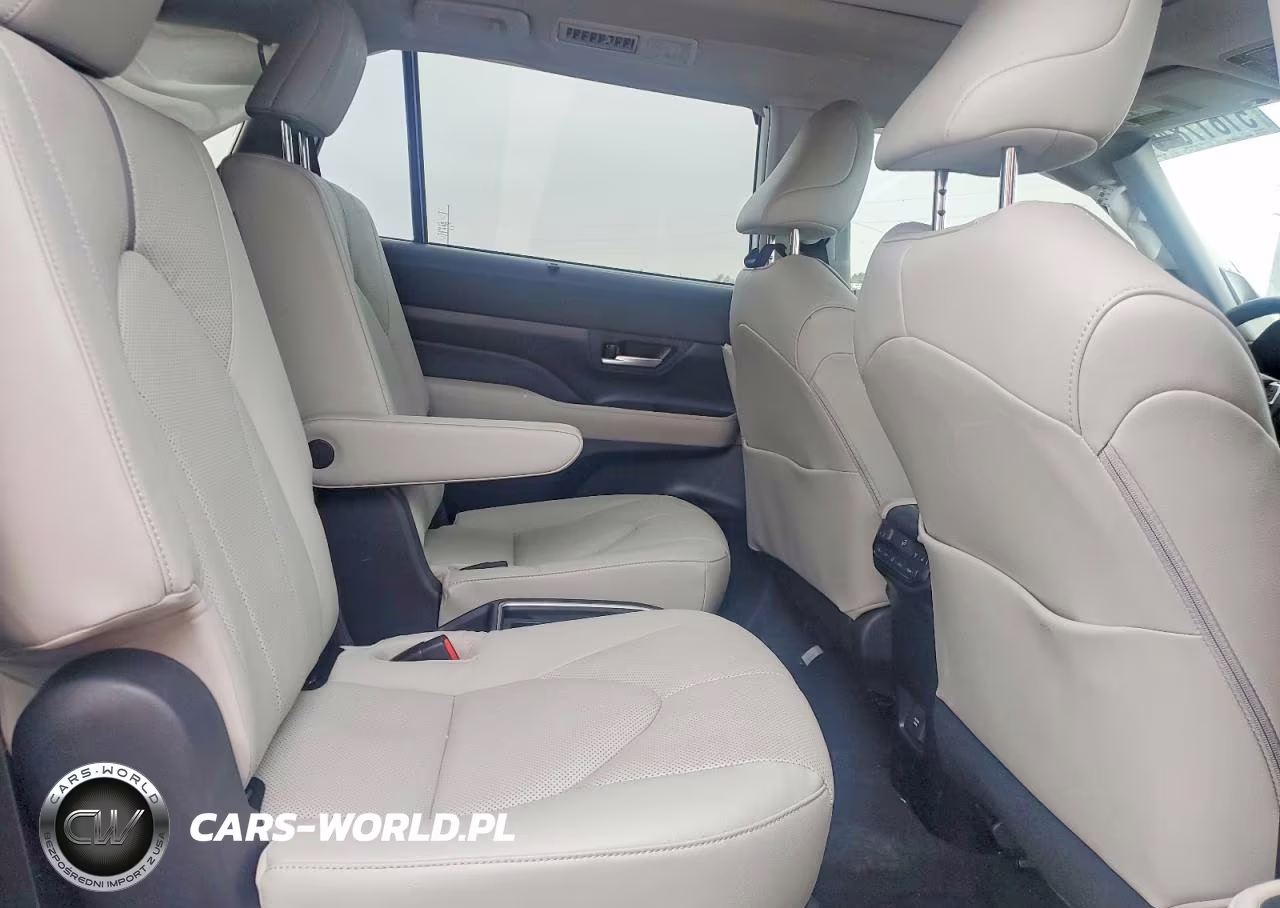 2024 Toyota Grand Highlander Platinum VIN:5TDAAAB58RS055046 - 11