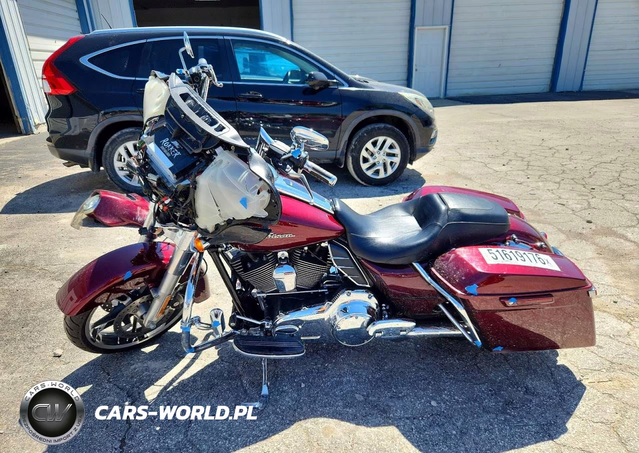 2015 Harley-Davidson Flhx Street Glide VIN:1HD1KBM10FB649936 - 3