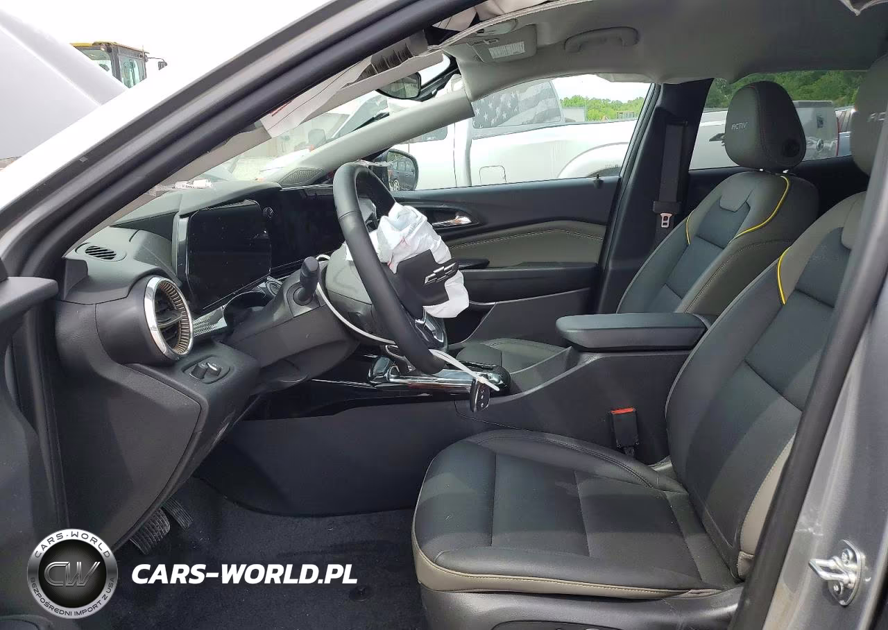 2025 Chevrolet Trax Activ VIN:KL77LKEP7SC329560 - 7