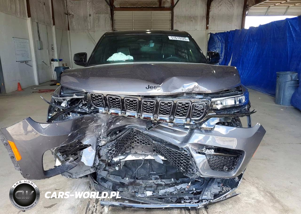 2025 Jeep Grand Cherokee Summit VIN:1C4RJHEG5S8675842 - 5