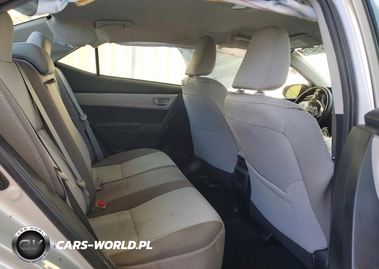 2018 Toyota Corolla VIN:5YFBURHE0JP812343 - 10