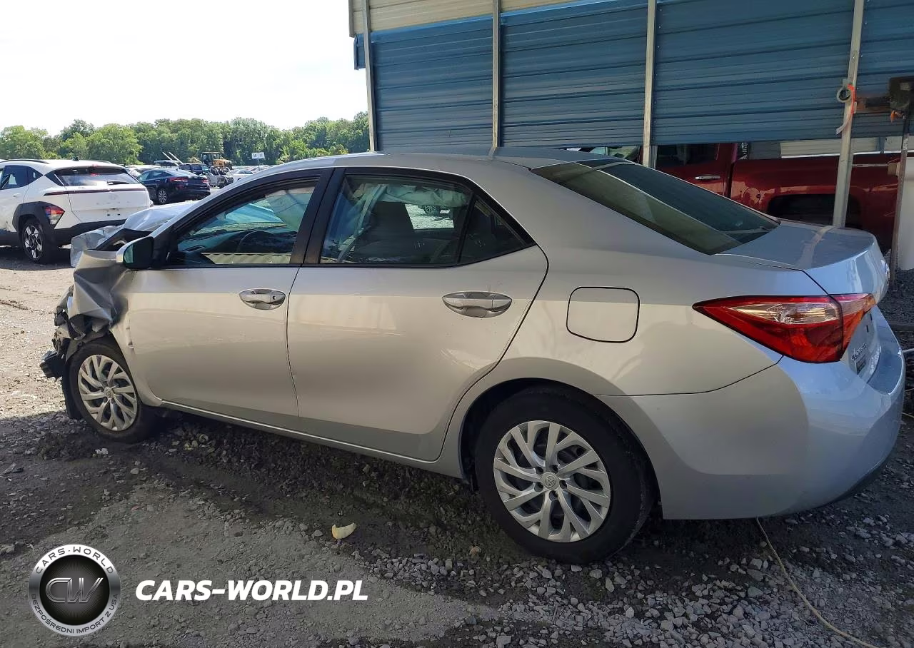 2018 Toyota Corolla VIN:5YFBURHE0JP812343 - 2