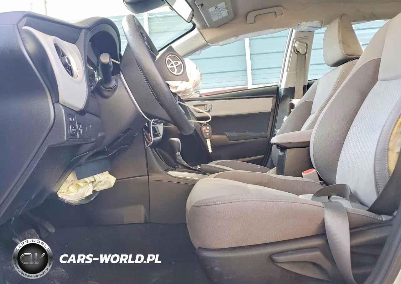2018 Toyota Corolla VIN:5YFBURHE0JP812343 - 7
