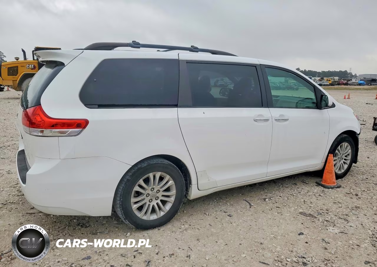 2012 Toyota Sienna Xle 8-Passenger VIN:5TDYK3DC2CS199458 - 3