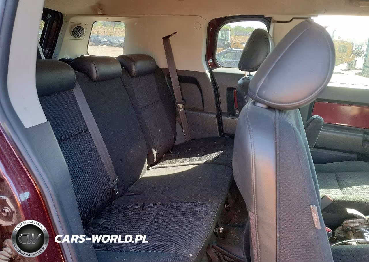 2007 Toyota Fj Cruiser Base VIN:JTEZU11F770012852 - 10