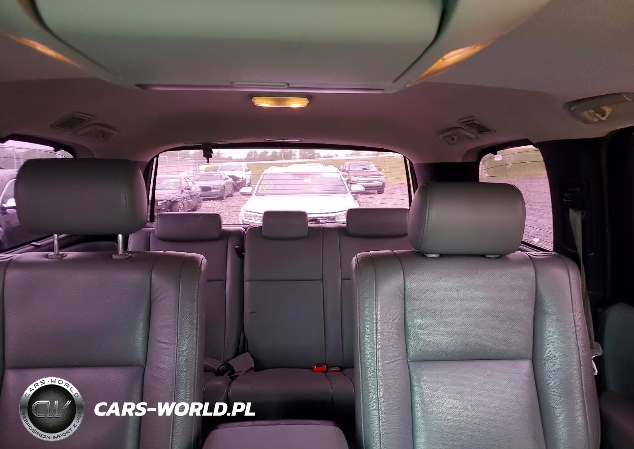 2010 Toyota Sequoia Platinum VIN:5TDDW5G15AS034526 - 10