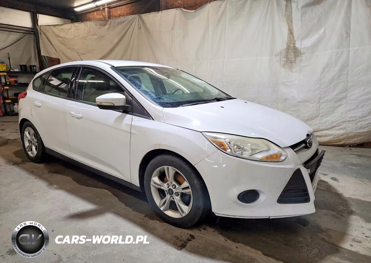 2014 Ford Focus Se VIN:1FADP3K28EL262437 - 4