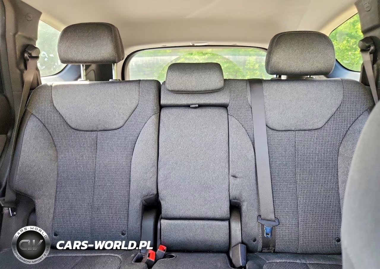 2020 Hyundai Santa Fe Sel VIN:5NMS3CAD2LH238679 - 10