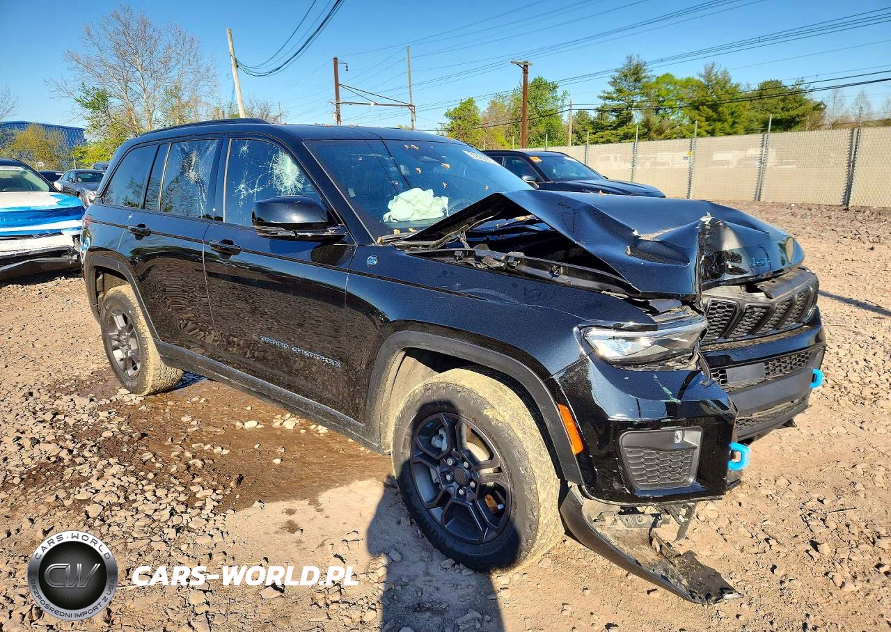 2024 Jeep Grand Cherokee Trailhawk 4Xe VIN:1C4RJYC63R8953660 - 4