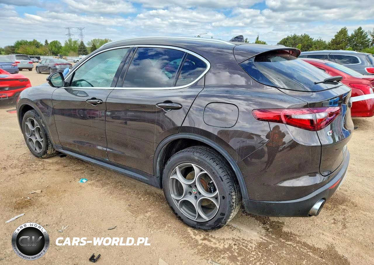 2018 Alfa Romeo Stelvio VIN:ZASFAKAN0J7C05198 - 2