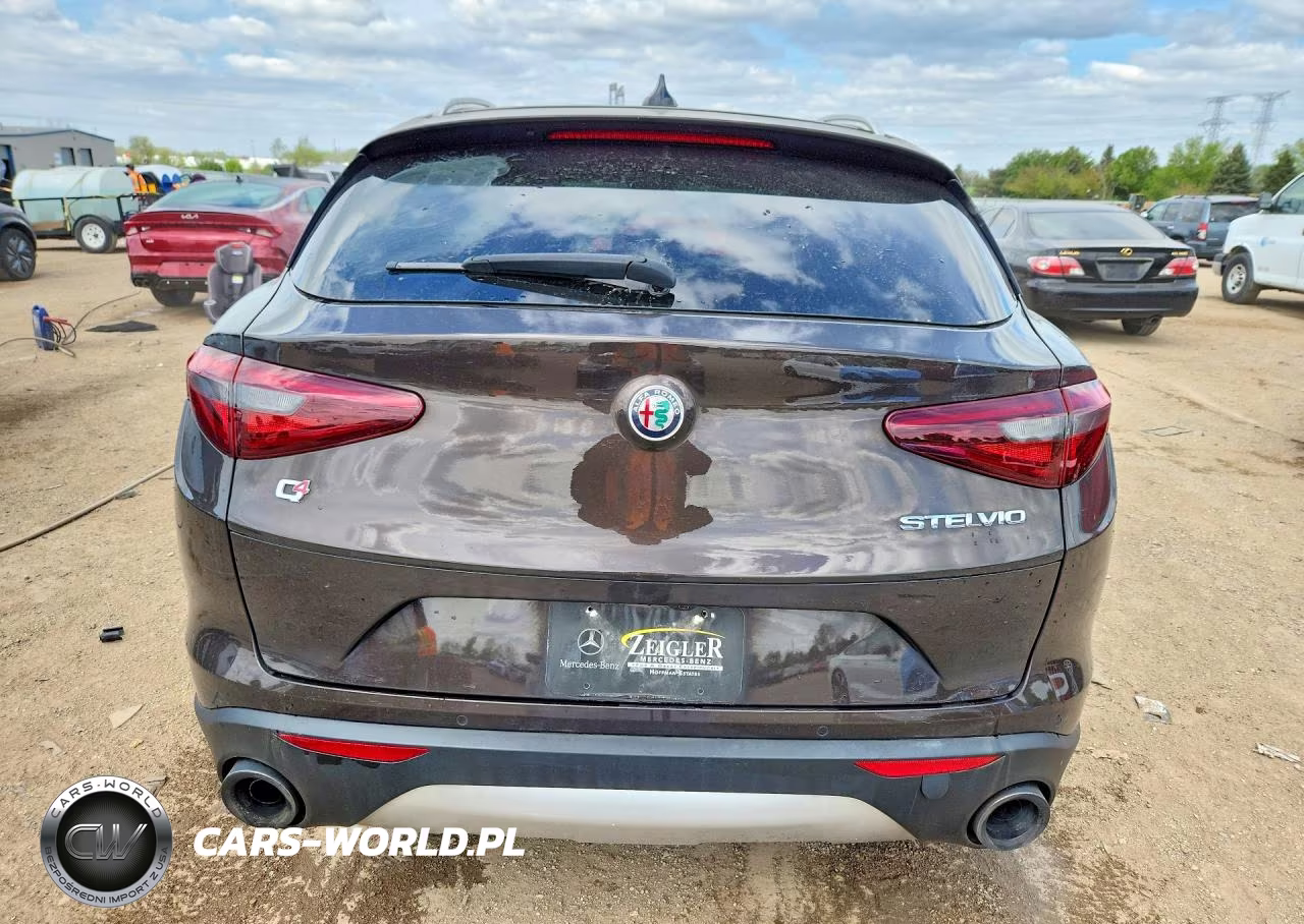 2018 Alfa Romeo Stelvio VIN:ZASFAKAN0J7C05198 - 6
