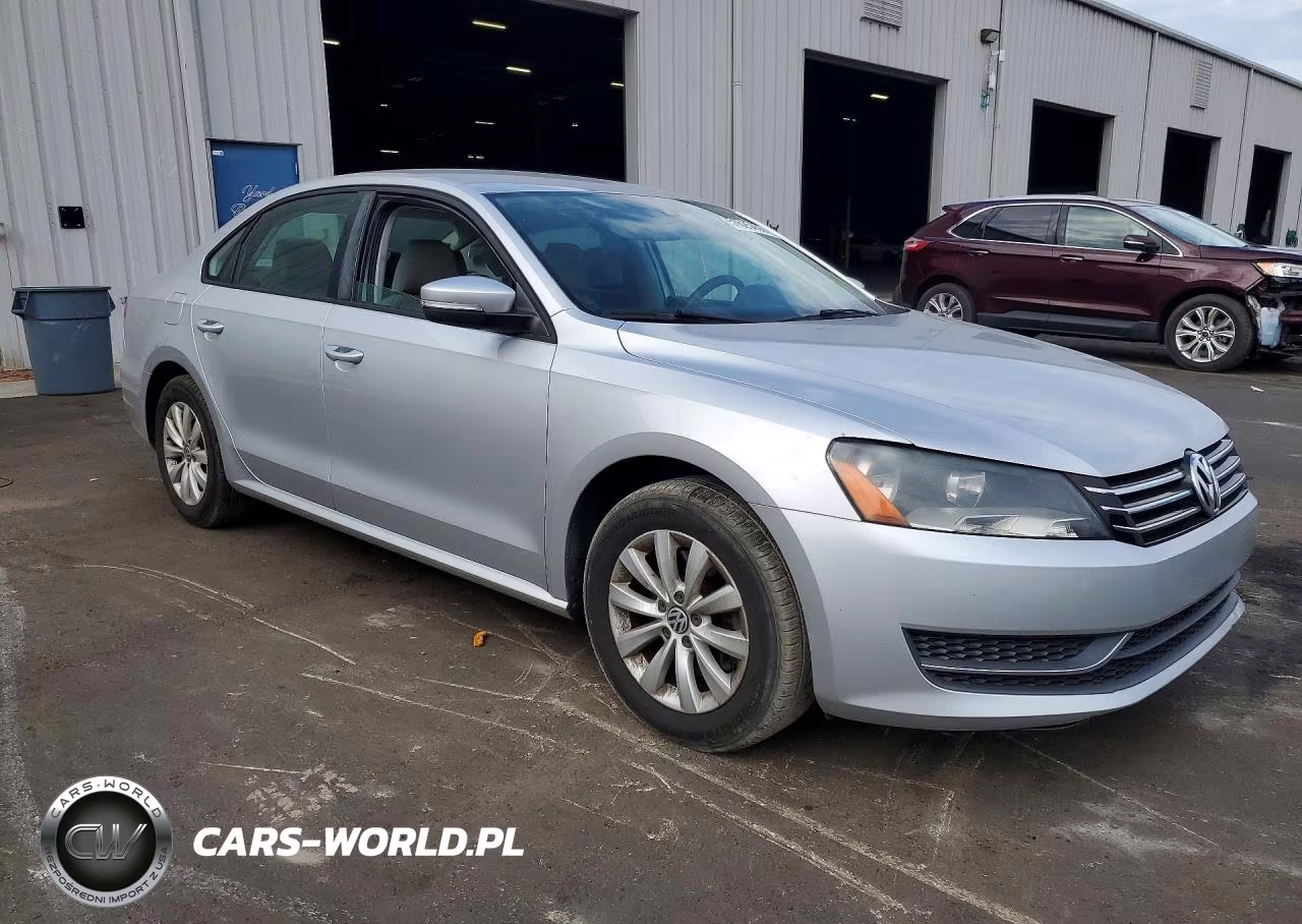 2013 Volkswagen Passat S VIN:1VWAH7A37DC008774 - 4