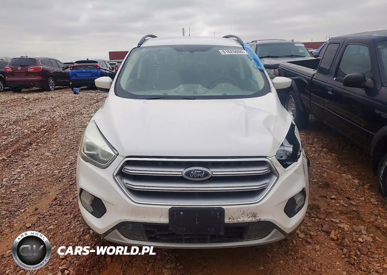 2017 Ford Escape Se VIN:1FMCU9G96HUA23082 - 5