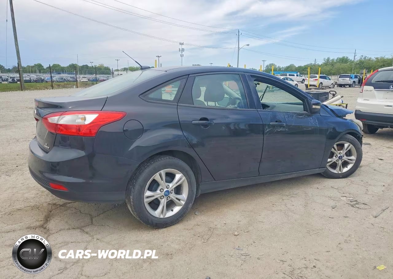 2014 Ford Focus Se VIN:1FADP3F27EL154921 - 3