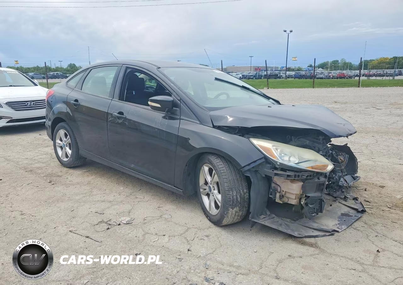 2014 Ford Focus Se VIN:1FADP3F27EL154921 - 4