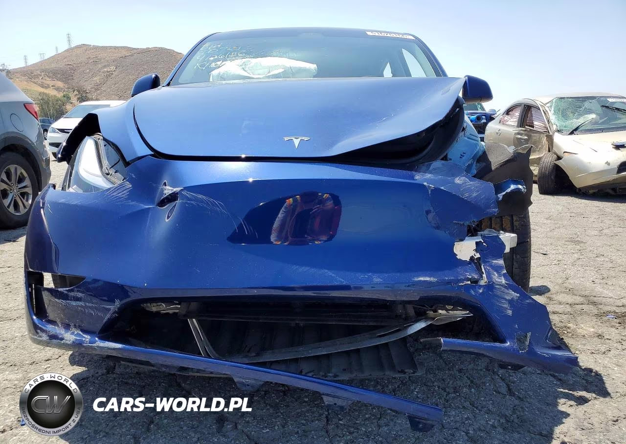 2024 Tesla Model Y VIN:7SAYGDEE9RF025927 - 5
